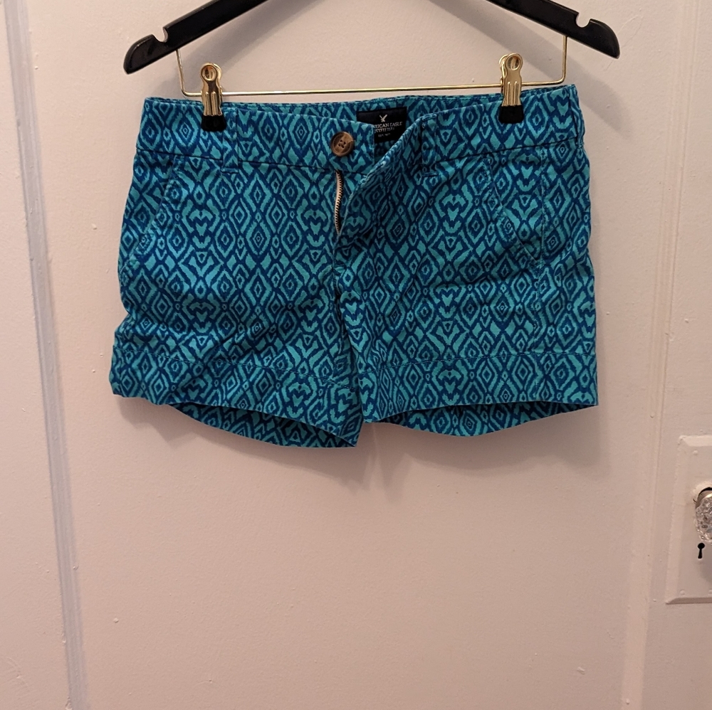 Patterned blue shorts size 2, American eagle